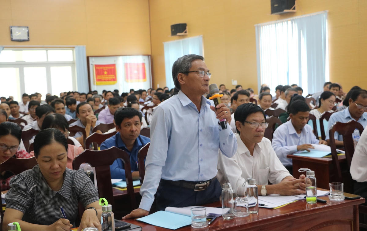 Các đại biểu tham gia trao đổi, thảo luận.