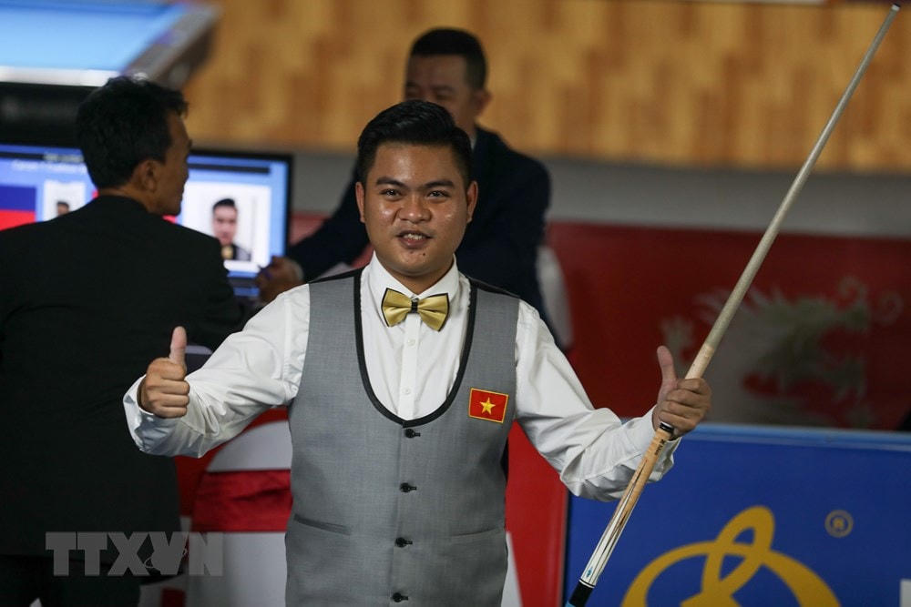 Cơ thủ Nguyễn Trần Thanh Tự giành Huy chương Vàng nội dung carom 1 băng. Ảnh: TTXVN.