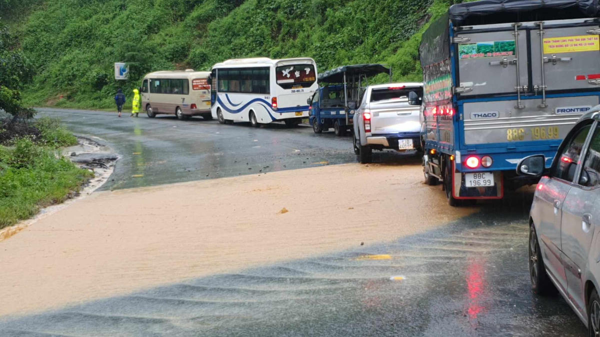 Hoà Bình: Đánh giá lại những nguy cơ sạt lở tại dốc Cun để khắc phục, đảm bảo giao thông