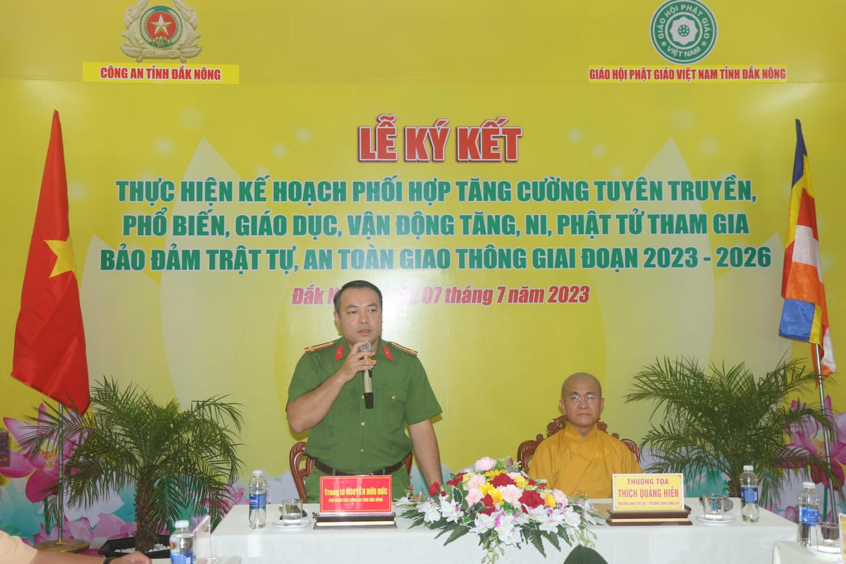 Trung tá Nguyễn Hữu Đức, Phó Giám đốc Công an tỉnh phát biểu.