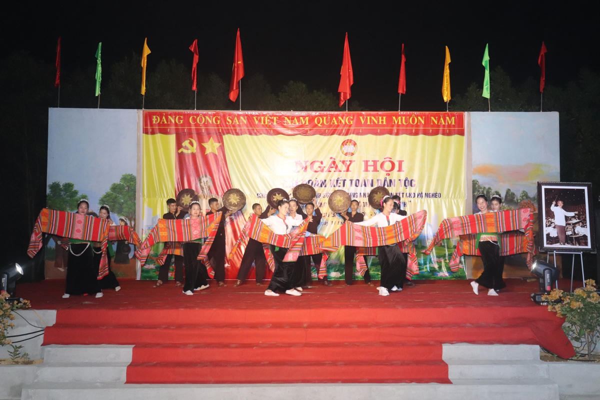 Một tiết mục văn nghệ tại Ngày hội.