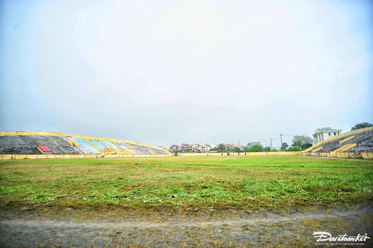san_bong-le-khanh11.jpg