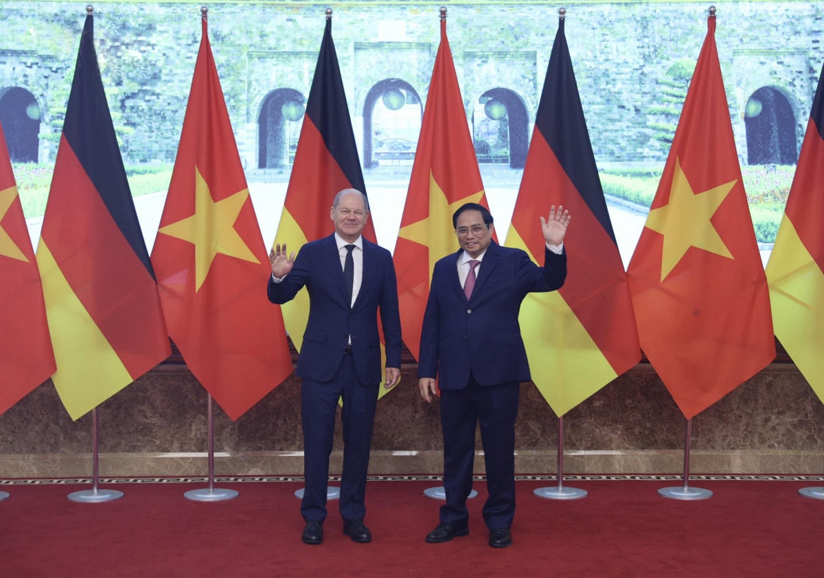Thủ tướng Phạm Minh Chính thân mật tiếp đón Thủ tướng Cộng hòa Liên bang Đức Olaf Scholz. Ảnh:VOV.