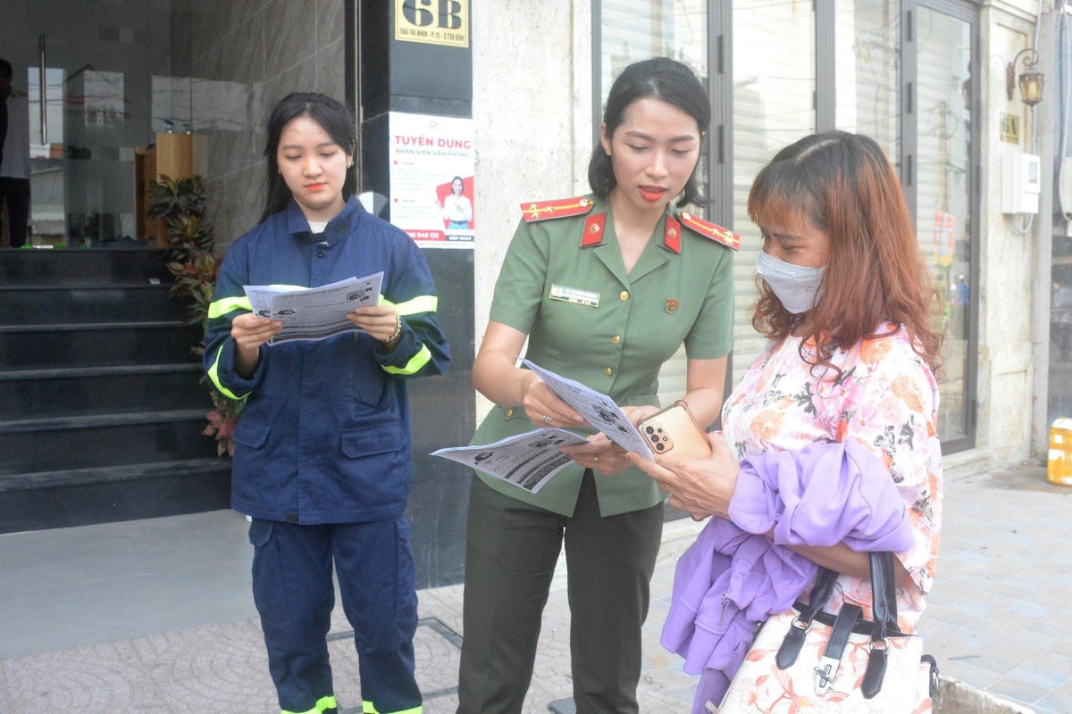 TP HCM quyết xóa nạn quảng cáo, tờ rơi liên quan 'tín dụng đen'