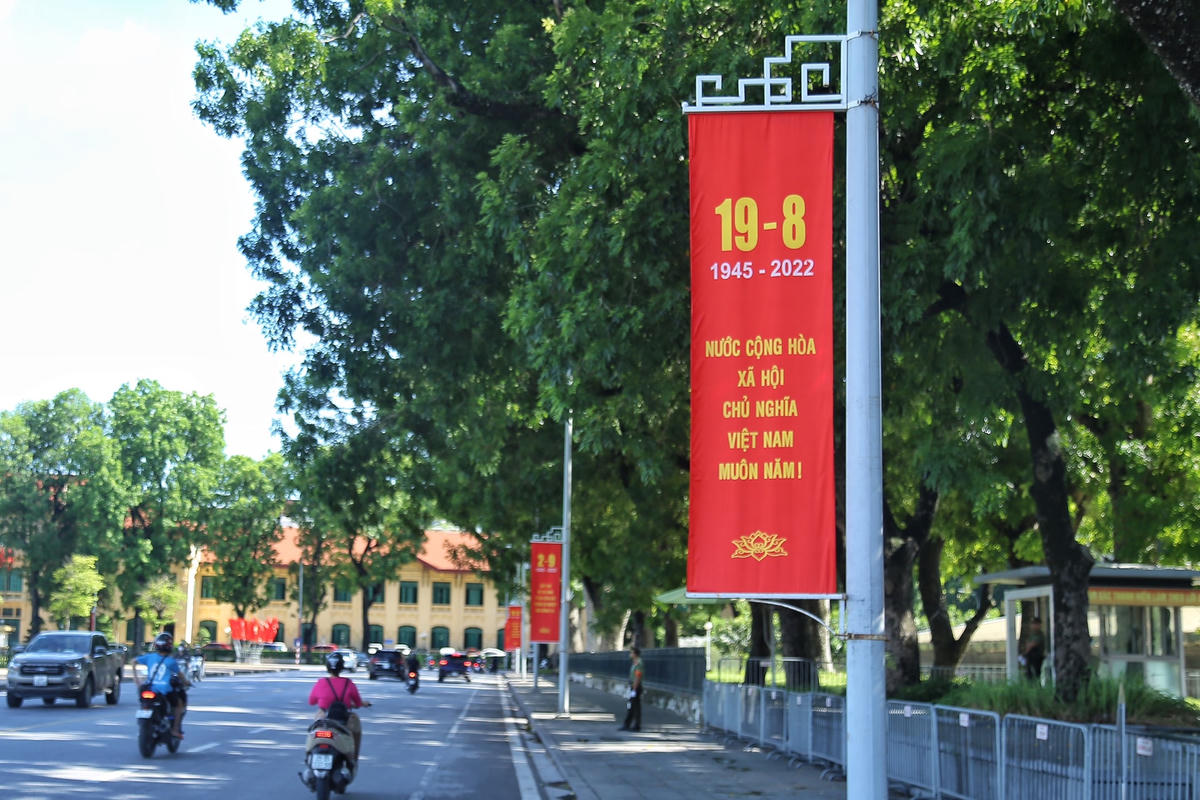 Thủ đô trang hoàng cờ hoa chào mừng Quốc khánh 2-9