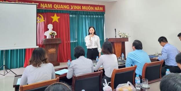 Tập huấn về kỹ năng, nghiệp vụ thông tin, truyền thông và chăm sóc khách hàng