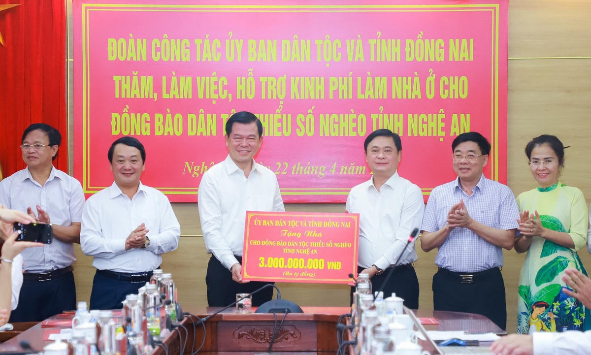 Từ những thông tin, hình ảnh, lời kêu gọi từ Fanpage Mặt trận Nghệ An đã lay động đến các nhà hảo tâm, mạnh thường quân…đồng hành ủng hộ các chương trình từ thiện.