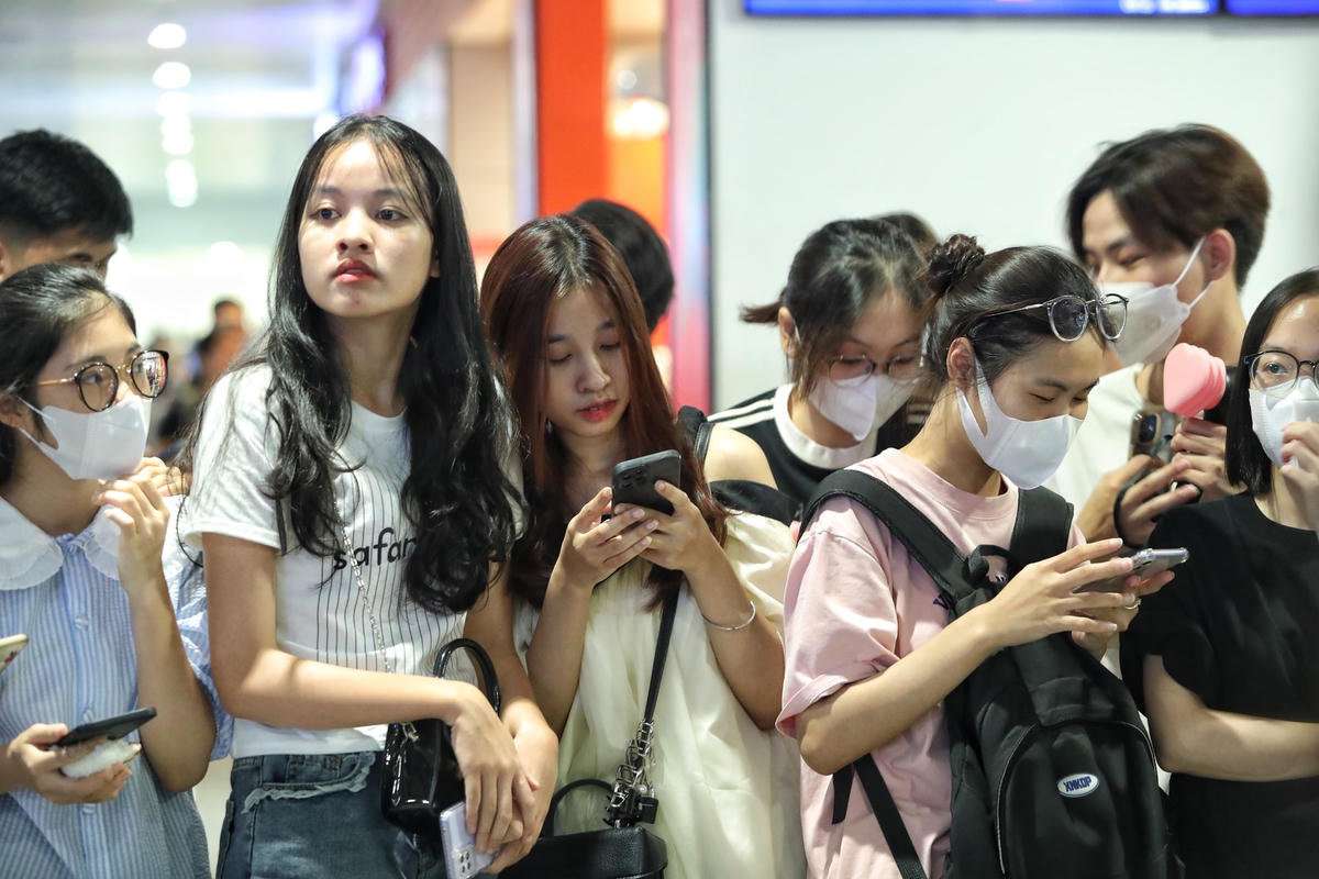 Nhóm BlackPink có mặt tại sân bay Nội Bài