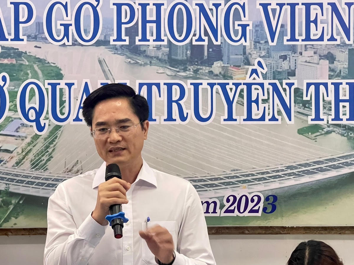 Ông Trần Quang Lâm thông tin với báo chí sáng ngày 27/4.