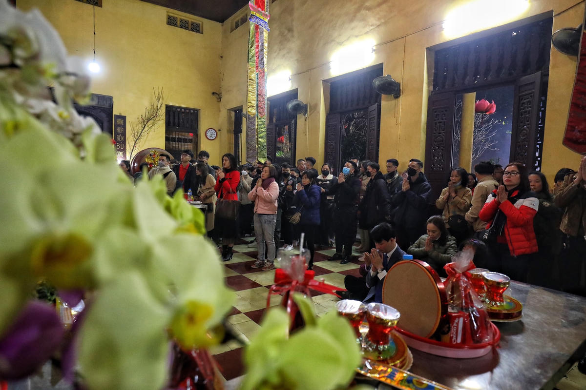 Đi lễ chùa đầu năm là nét đẹp trong văn hoá Việt Nam từ ngàn đời nay.