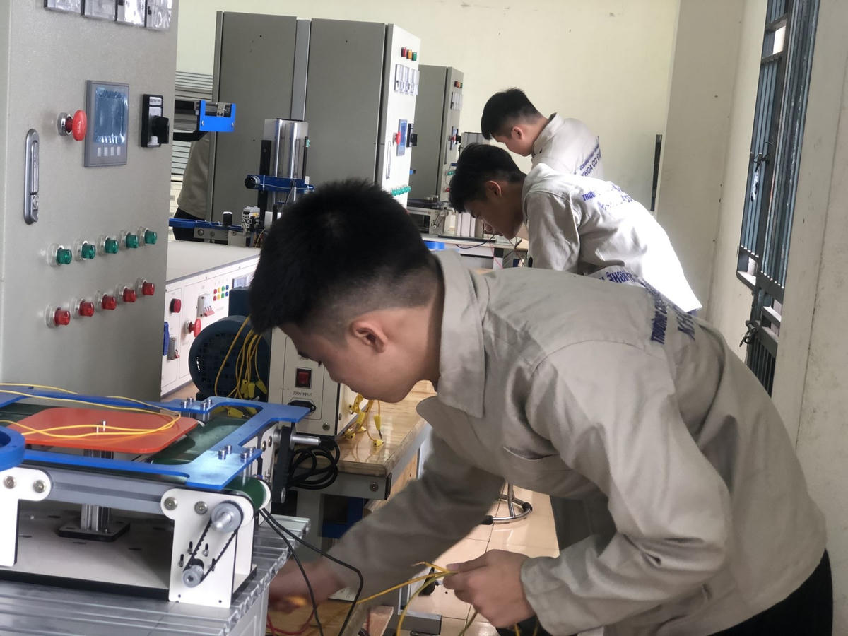 Sớm gỡ khó để đạt mục tiêu giáo dục nghề nghiệp. Ảnh: TL.