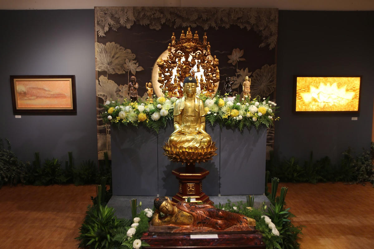 Vesak là sự kiện trọng đại, thiêng liêng được tổ chức hàng năm của Tăng Ni, Phật tử trên toàn thế giới. Đại lễ Vesak kỷ niệm ba sự kiện trọng đại trong cuộc đời của Đức Phật Thích Ca Mâu Ni gồm Đức Phật đản sinh, Thành đạo và nhập Niết-bàn.