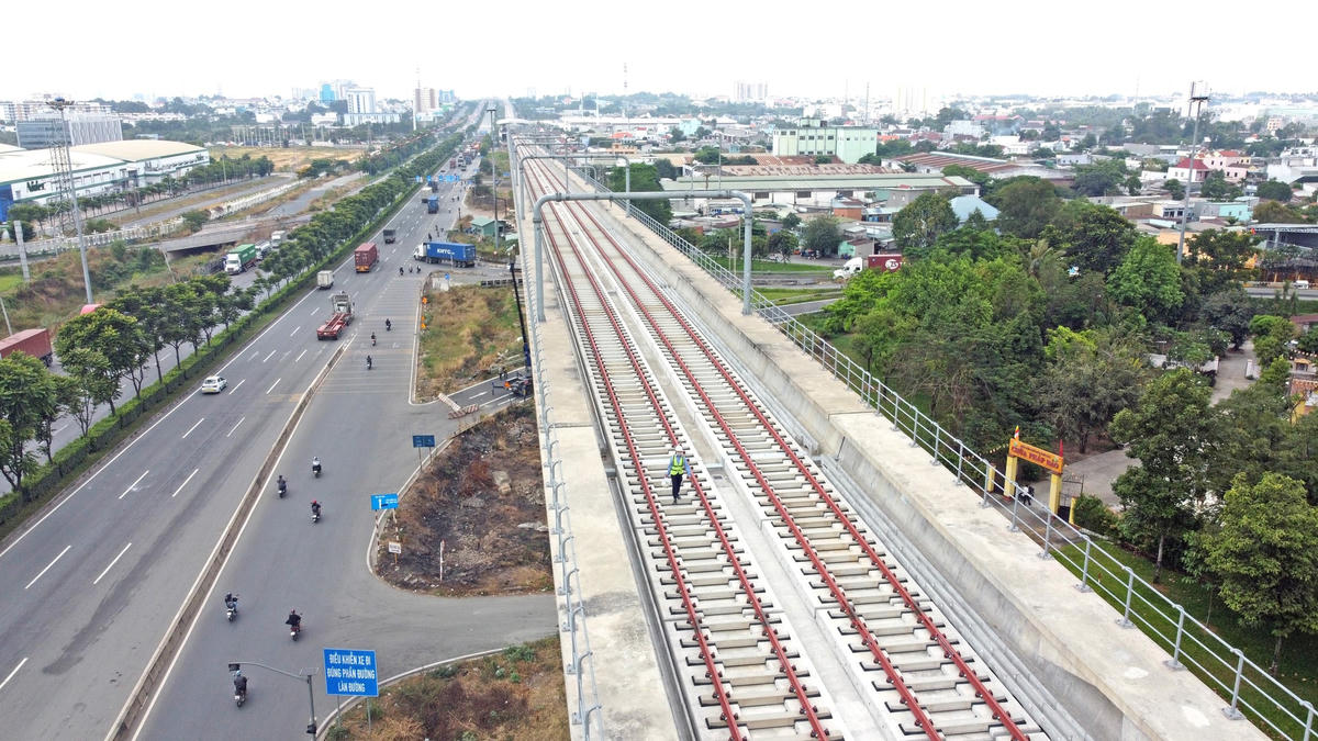 Tuyến Metro số 1 lộ trình Bến Thành - Suối Tiên đã không thể hoàn thành theo kế hoạch. Ảnh: Hồng Phúc.