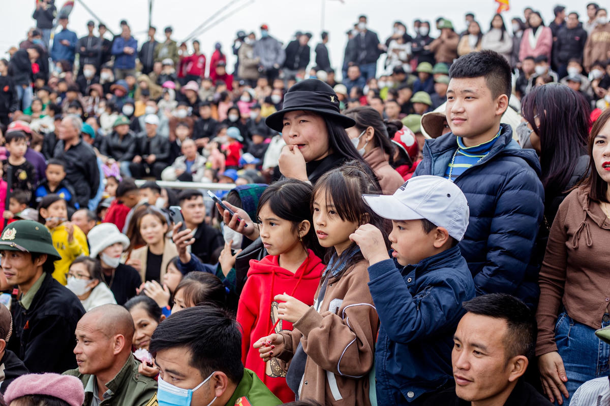 Những ngày đầu xuân năm mới, về Quảng Long xem hội cướp cù, hội vật mới thấy được tinh thần thượng võ, rèn luyện sức khỏe của người dân nơi đây. Lễ hội thu hút sự tham gia không chỉ người dân trong phường mà lan tỏa ra toàn thị xã Ba Đồn và các vùng lân cận cùng về đây tham dự, chung vui dịp đầu xuân năm mới.