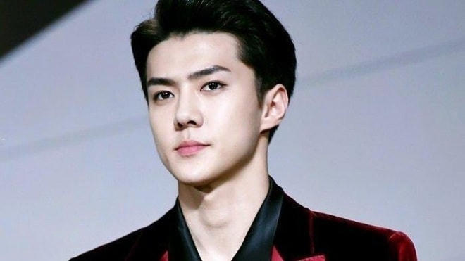 Công ty quản lý của Sehun phủ nhận tin bạn gái anh có thai. 
