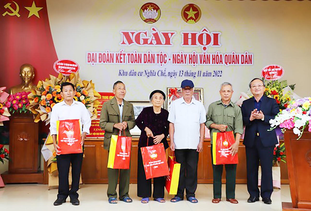Ngày hội Đại đoàn kết toàn dân tộc ở khu dân cư Nghĩa chế, xã Dị Chế, huyện Tiên Lữ, tỉnh Hưng Yên.