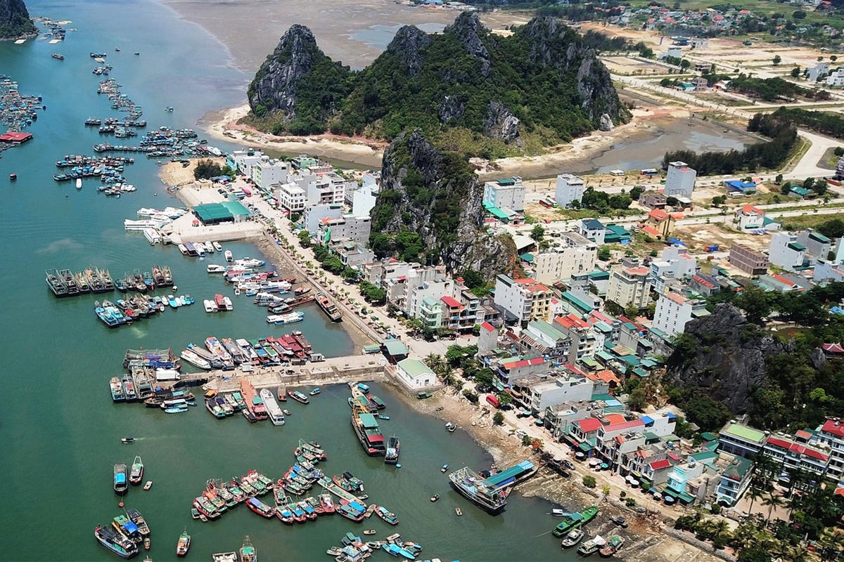 Thương cảng Vân Đồn.
