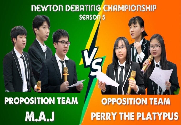 Nguyễn Hà Phương tham gia các cuộc thi debate tại Trường Newton.