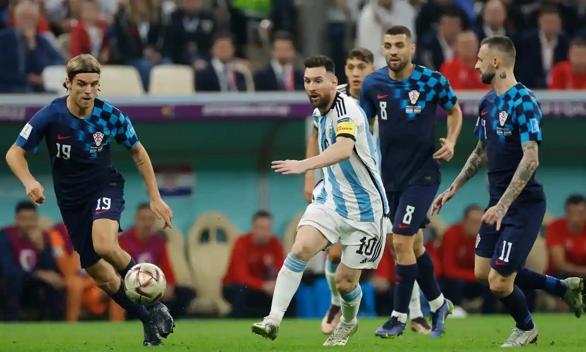 Messi luôn được hàng thủ Croatia dành sự quan tâm lớn.