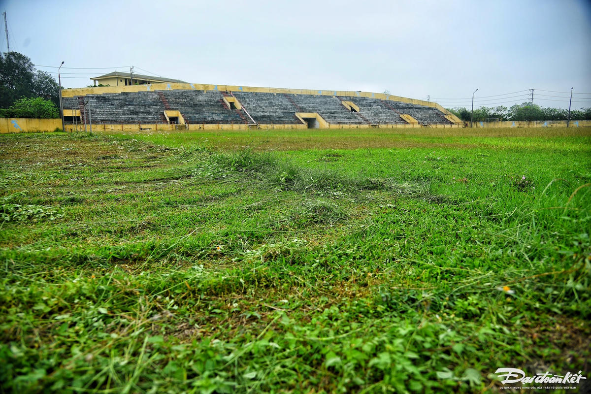 san_bong-le-khanh13.jpg
