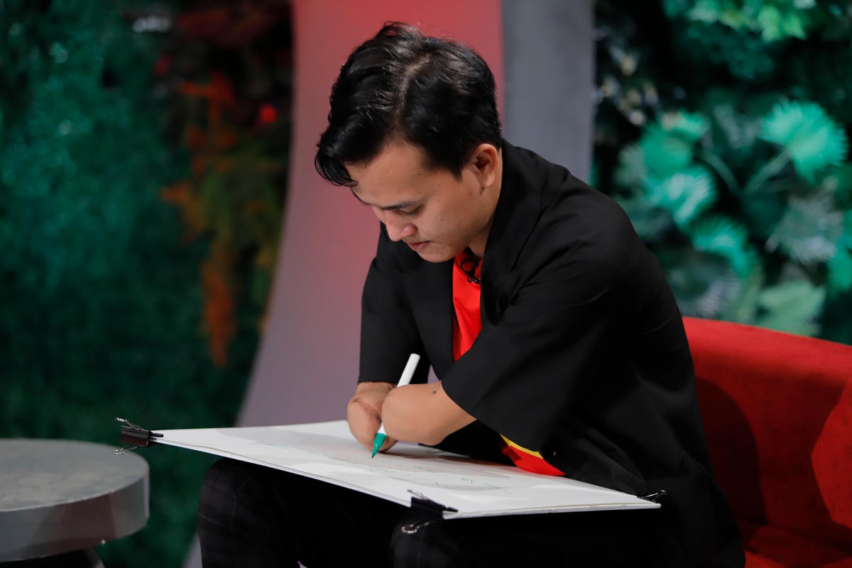 Phạm Ngọc Nhứt mang câu chuyện nghị lực sống lên sân khấu "Trạm yêu thương".