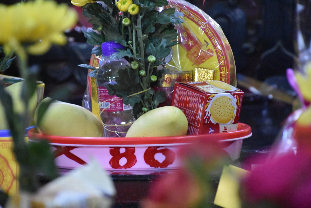 Những mâm lễ vật đã được chuẩn bị sẵn...