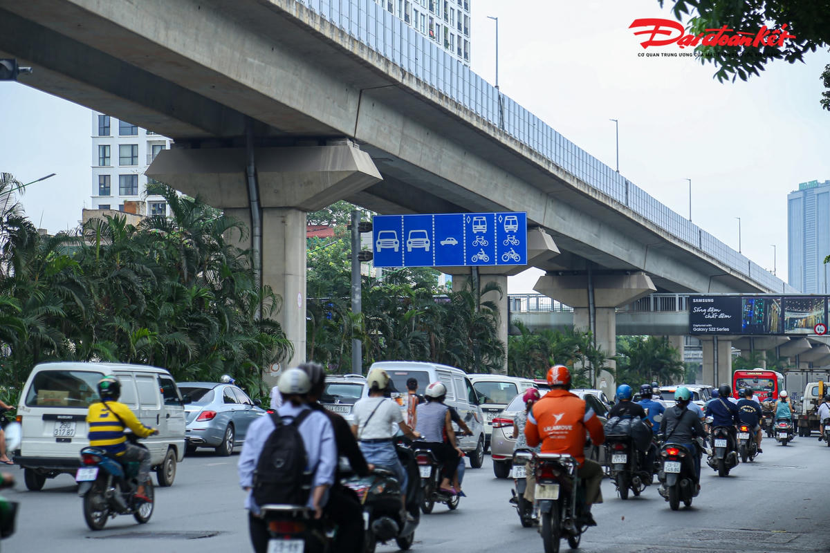 Tuyến đường Nguyễn Trãi (đoạn dự kiến thí điểm từ cầu vượt Ngã Tư Sở đến hầm chui Thanh Xuân) dài 1.5 km, hướng đi Ngã Tư Sở có 5 làn đường, hướng đi Khuất Duy Tiến có 6 làn đường.