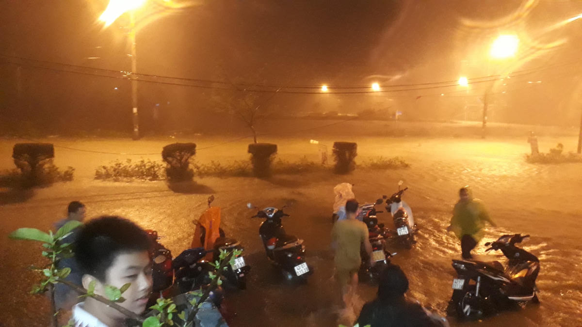 Đà Nẵng: Ngập nhanh bất thường khi mưa lớn, sẽ có báo cáo khoa học về cửa sông Nam Ô - Thủy Tú  