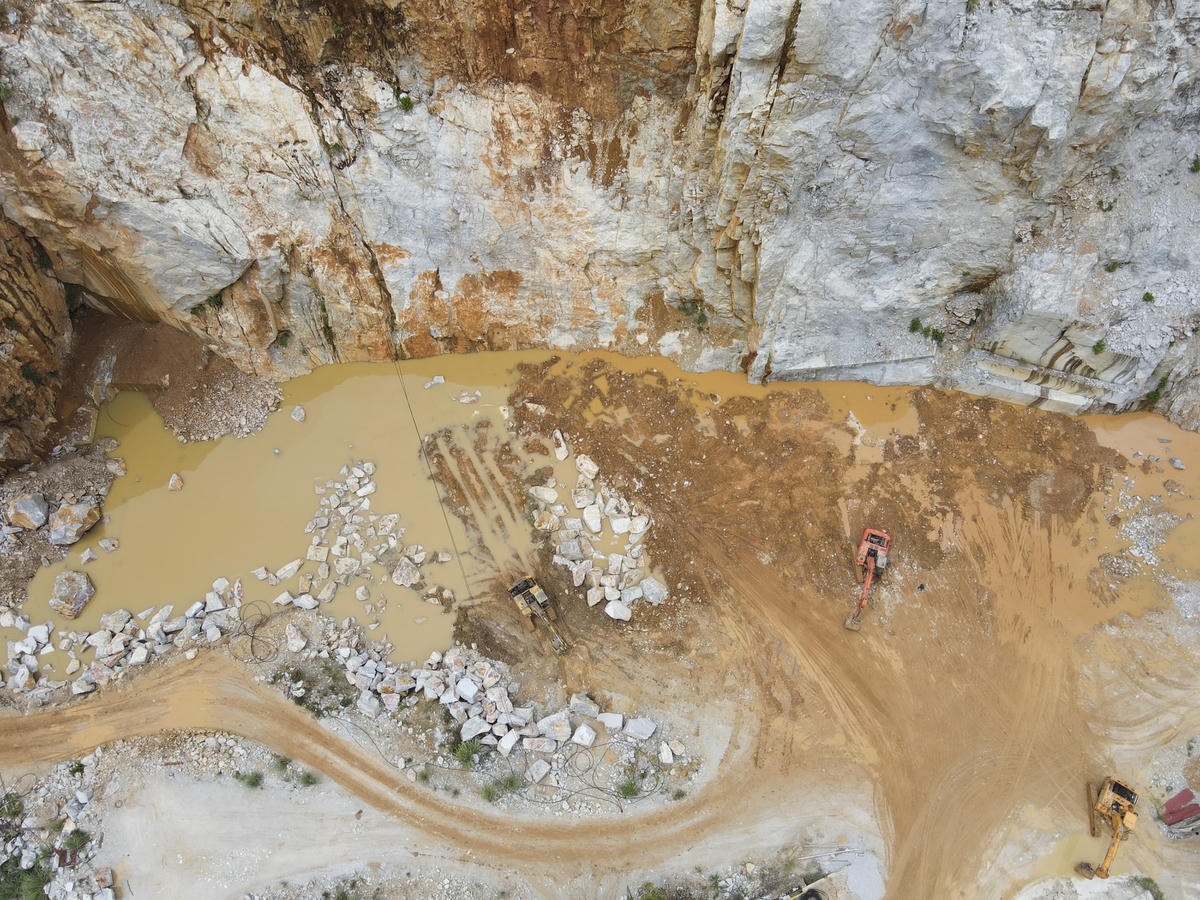 Hiện trường vụ chết người tại mỏ đá Hương Xuân đã dần được san phẳng.