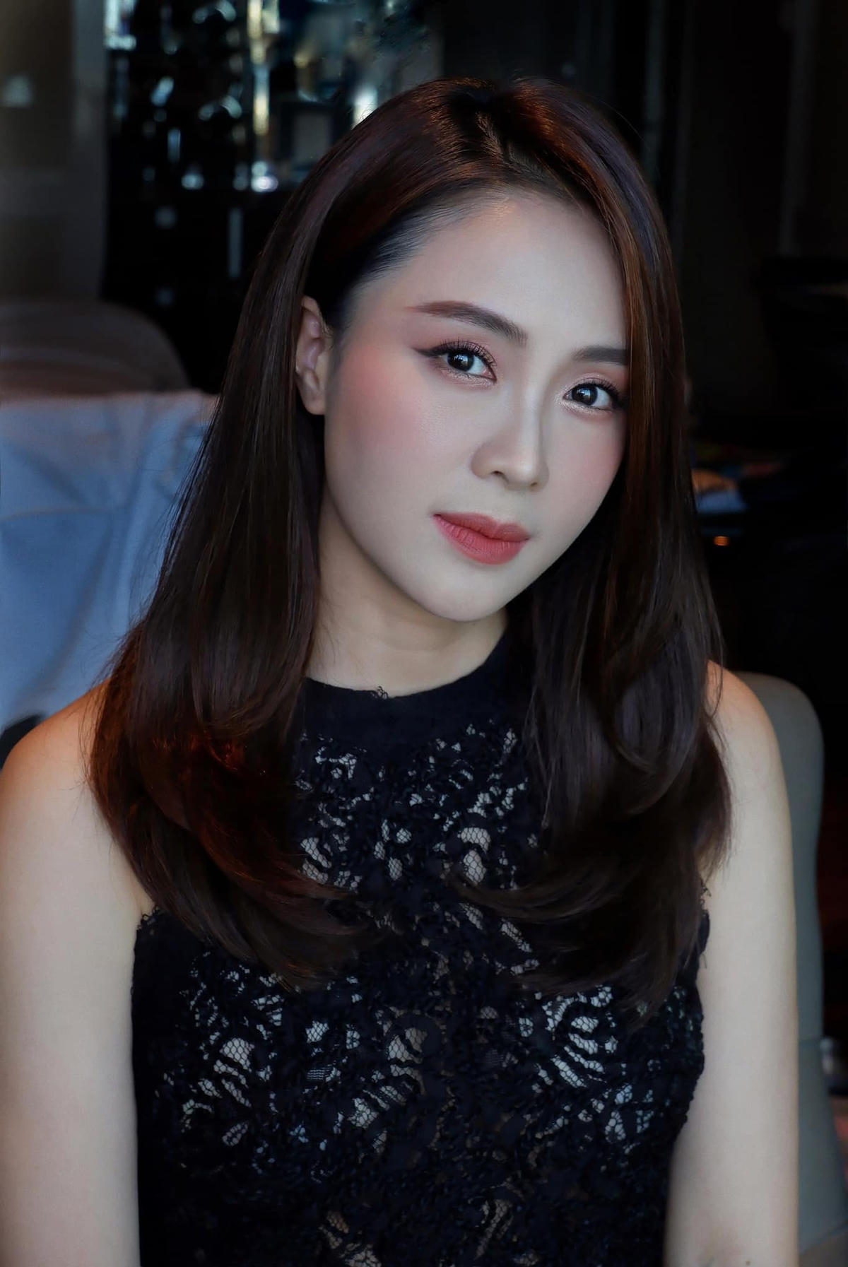 Đến với nghề diễn viên nhờ cơ duyên với làng mẫu, hiện Hồng Diễm là gương mặt đình đám của vũ trụ VTV. 