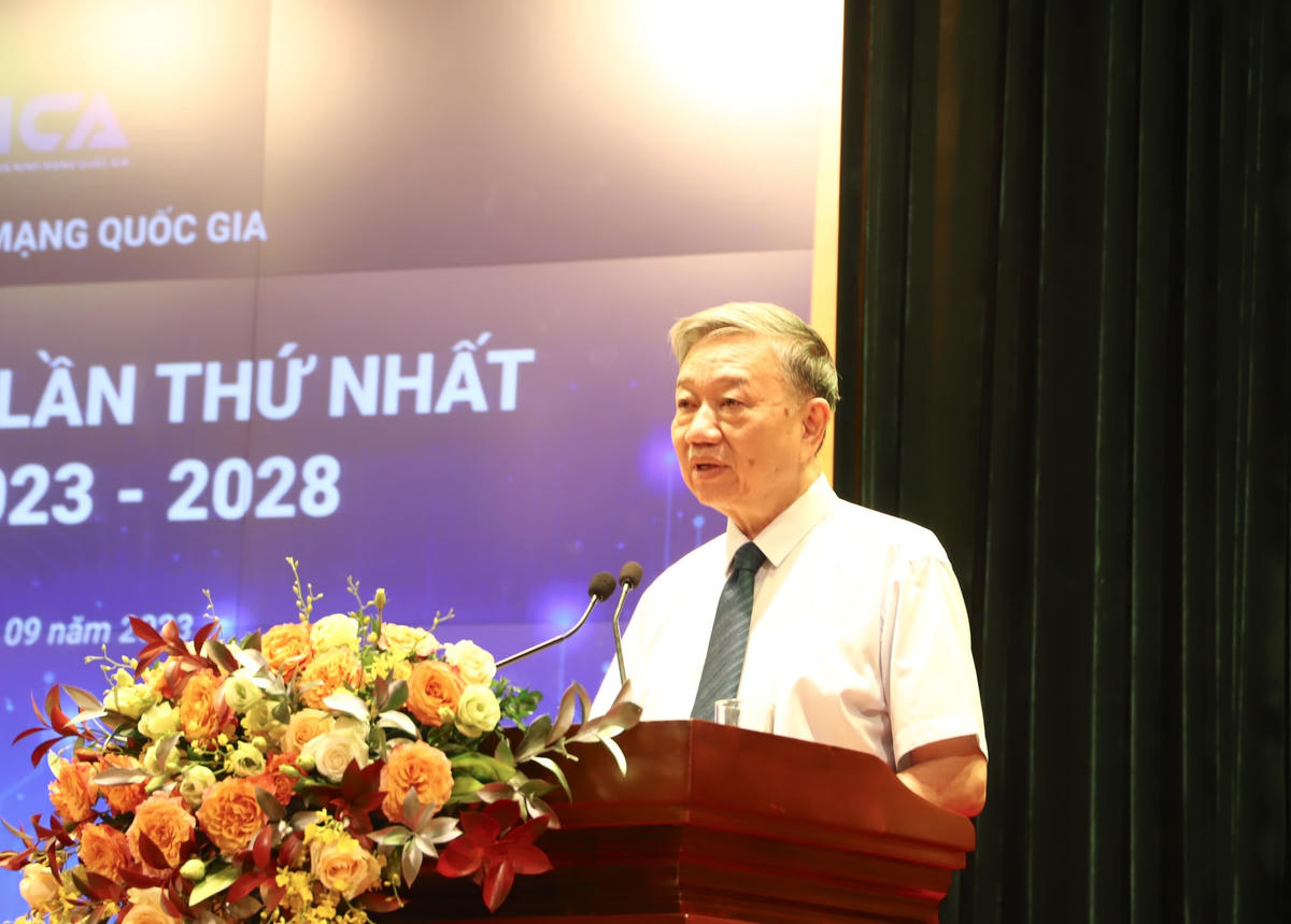 Phát biểu chỉ đạo tại Đại hội, Bộ trưởng Bộ Công an Tô Lâm cho biết, An ninh mạng trong thời gian qua diễn biến rất phức tạp trong bối cảnh cuộc cách mạng khoa học công nghệ phát triển nhanh, mạnh trong khi sự phát triển trong nước chưa theo kịp. 