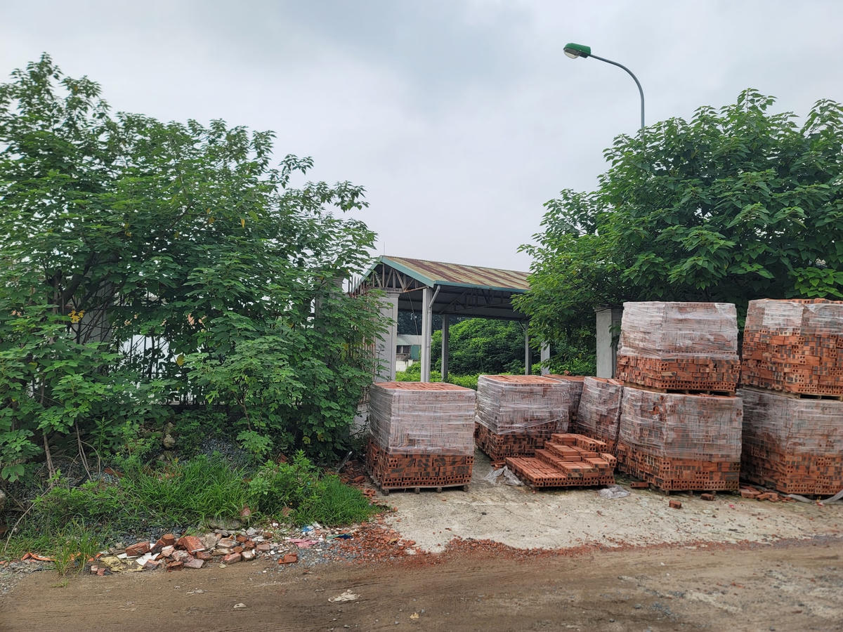 Năm 2014, UBND quận Nam Từ Liêm có văn bản số 3241/QĐ-UBND phê duyệt Dự án Xây dựng chợ dân sinh phường Tây Mỗ.