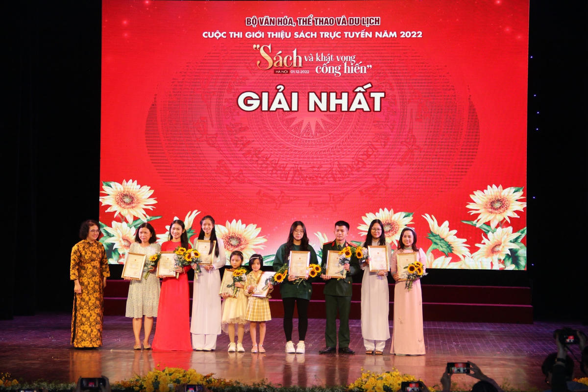 Trao giải cuộc thi 'Sách và Khát vọng cống hiến'