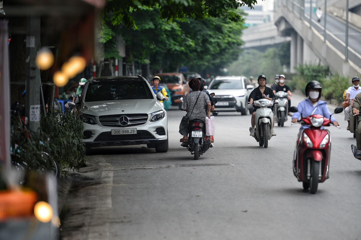 Sau khi điều chỉnh, các phương tiện 2 bánh lưu thông theo hướng từ cầu Thăng Long rẽ vào Trần Cung có thể quay đầu ở điểm mở ngang số 418 Phạm Văn Đồng đi ra làn đường giữa, sau đó đi ra làm phía ngoài để vào Trần Cung an toàn, cũng giảm được quãng đường hơn 3km trước đây.