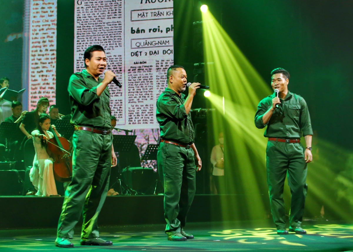 Xúc động chương trình nghệ thuật Kỷ niệm 100 năm Ngày sinh nhạc sĩ Văn Cao