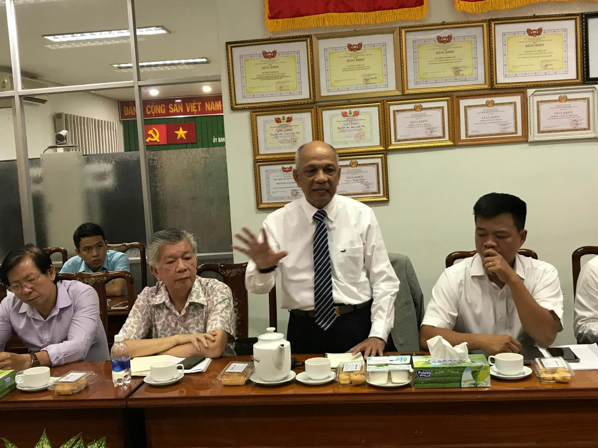 Các đại biểu đóng góp ý kiện tại hội nghị.