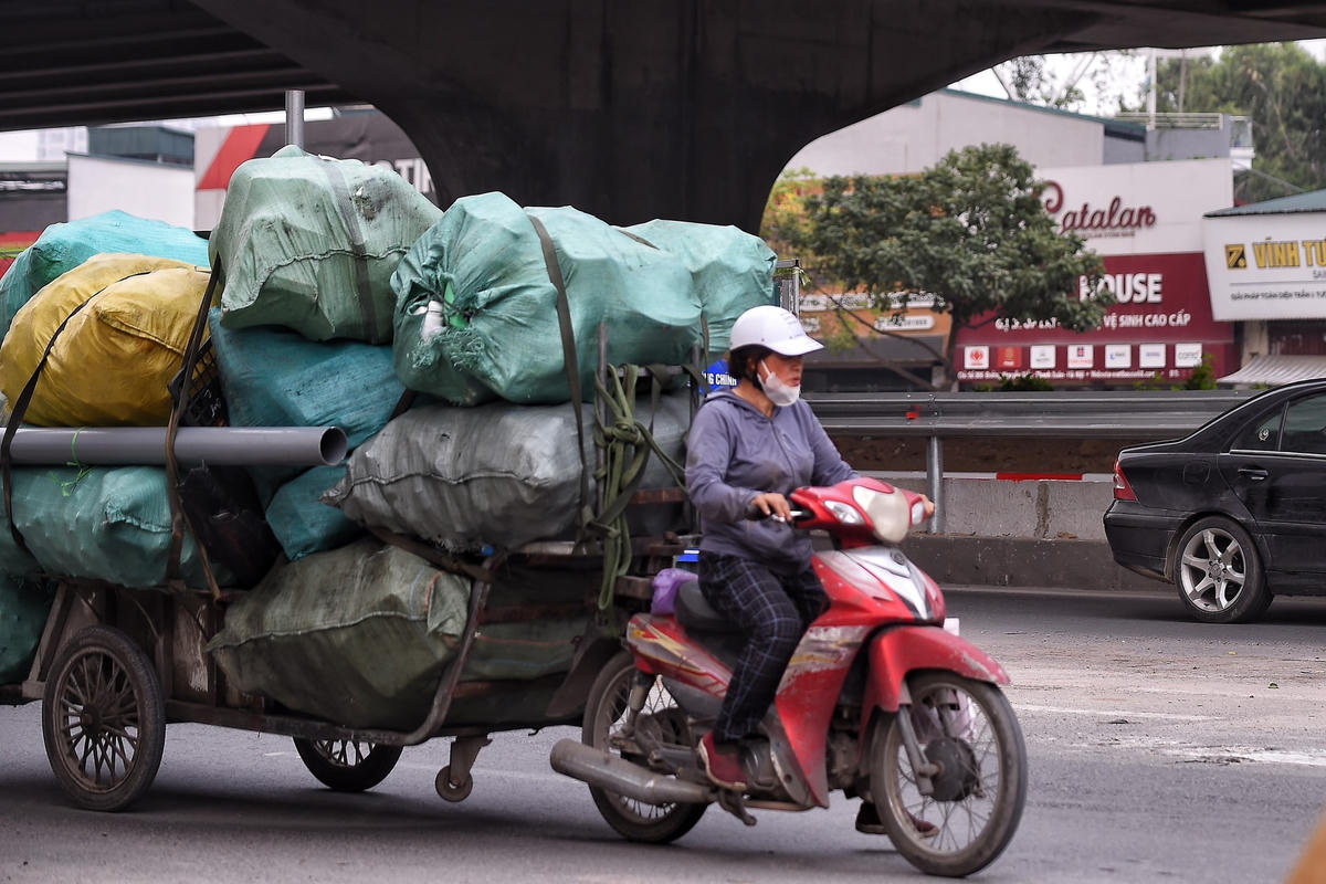 Xe tự chế ngang nhiên lộng hành khiến người dân 'lạnh gáy'