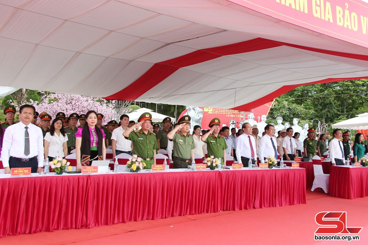 Đại biểu dự Lễ ra mắt.