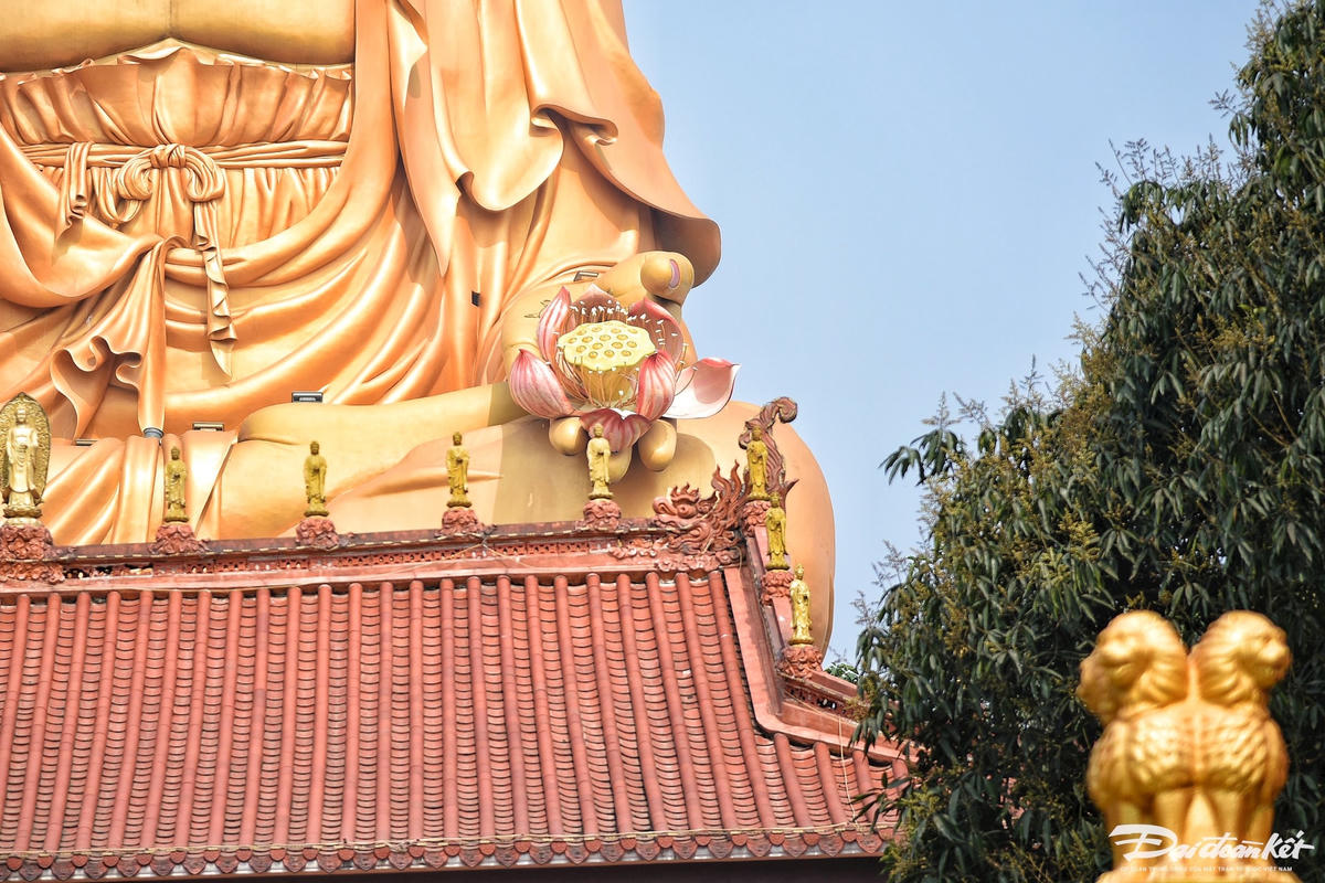 W_tuong_phat_72m-le-khanh5.jpg