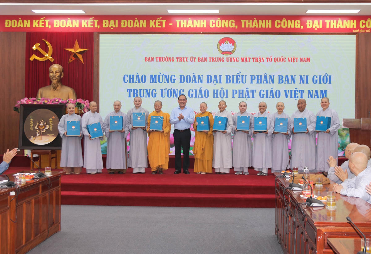 Ni giới tận tâm, góp sức xây dựng khối đại đoàn kết toàn dân tộc