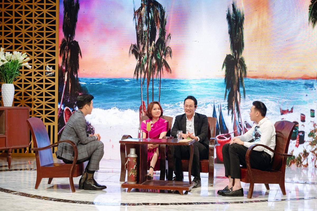 NSƯT Hoàng Hải và vợ Thu Tuyết là khách mời của chương trình "Khách sạn 5 sao".