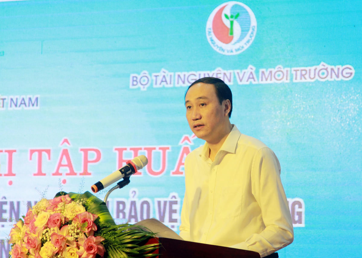 Phó Chủ tịch UBTƯ MTTQ Việt Nam Phùng Khánh Tài phát biểu khai mạc hội nghị.