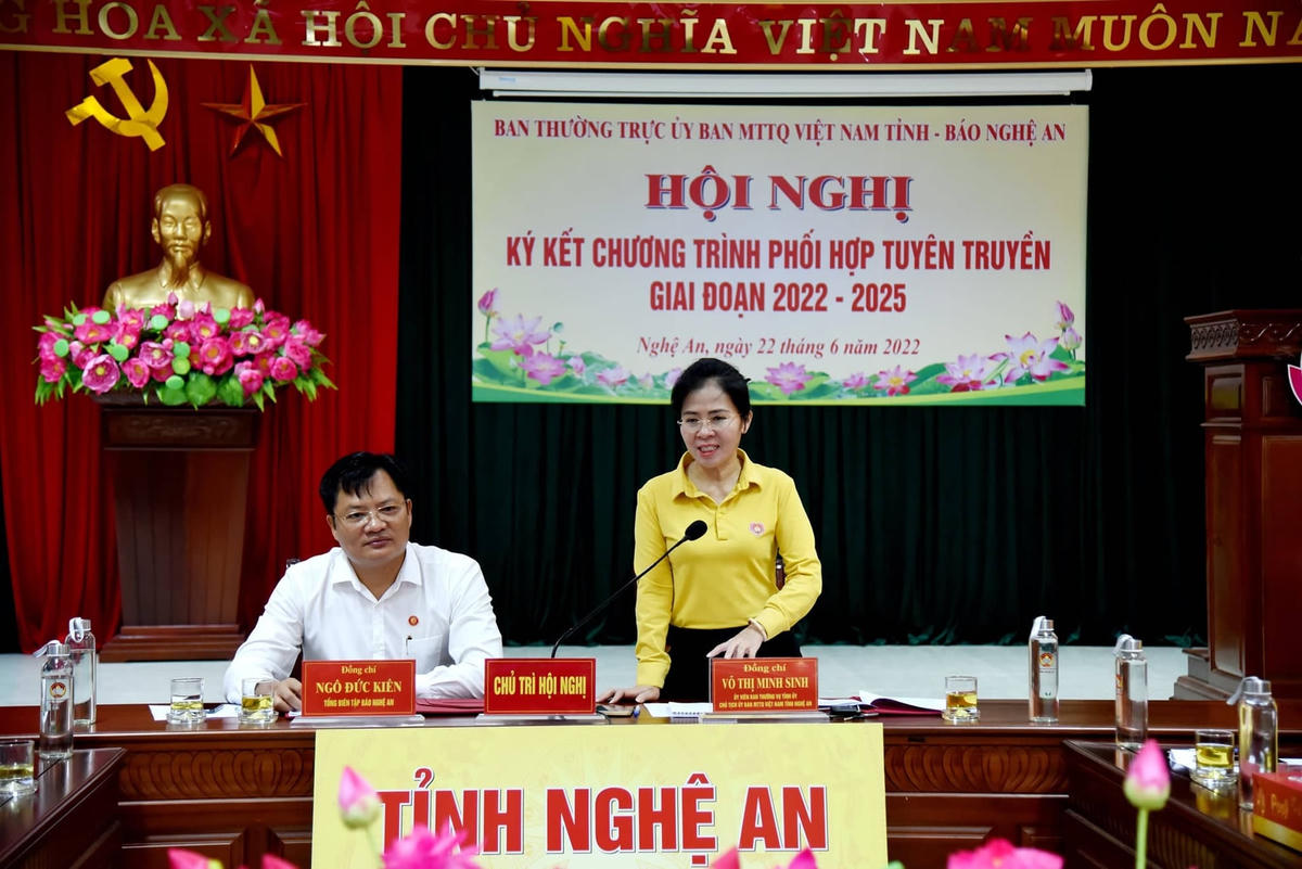 Bà Võ Thị Minh Sinh, Chủ tịch Ủy ban MTTQ tỉnh Nghệ An cho rằng "Cần nghiên cứu có 1 chuyên trang về Mặt trận mang tính cố định để tuyên truyền vai trò, vị trí, nhiệm vụ của Mặt trận trong giai đoạn mới trên Báo Nghệ An, trên tinh thần hỗ lẫn trợ nhau".
