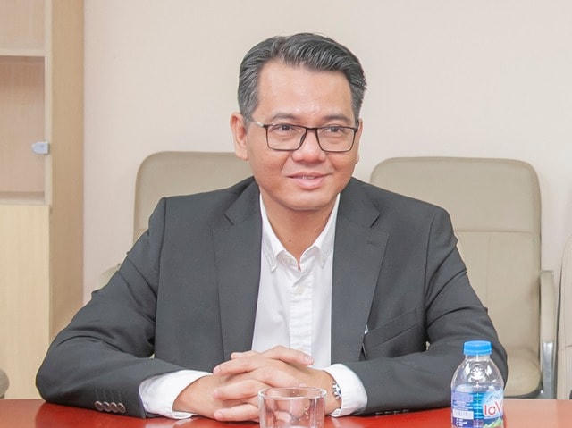 TS Phạm Vũ Hoàng.