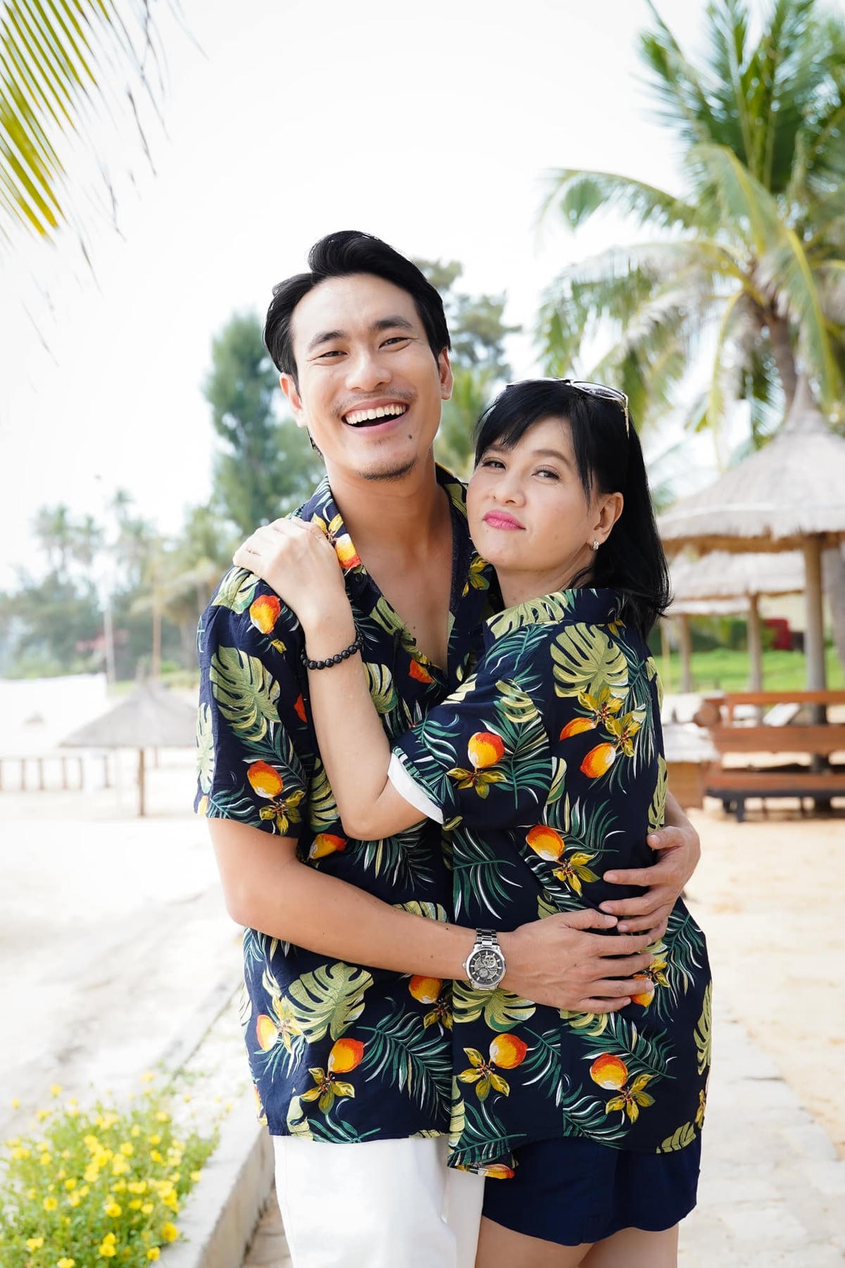 Dùng chuyện tình cảm để PR sản phẩm khiến mạng xã hội bùng nổ với những lời chỉ trích dành cho cả hai người.