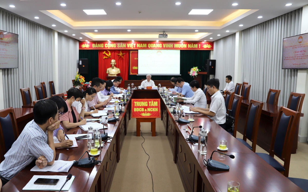 Quang cảnh buổi làm việc.