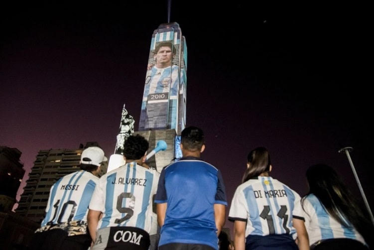 Người Argentina đang chờ đợi Messi làm nên kỳ tích. Ảnh: Getty.