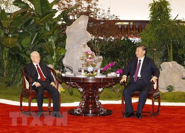 Tổng Bí thư Nguyễn Phú Trọng và Tổng Bí thư, Chủ tịch Trung Quốc Tập Cận Bình thưởng thức trà. (Ảnh: Trí Dũng/TTXVN).