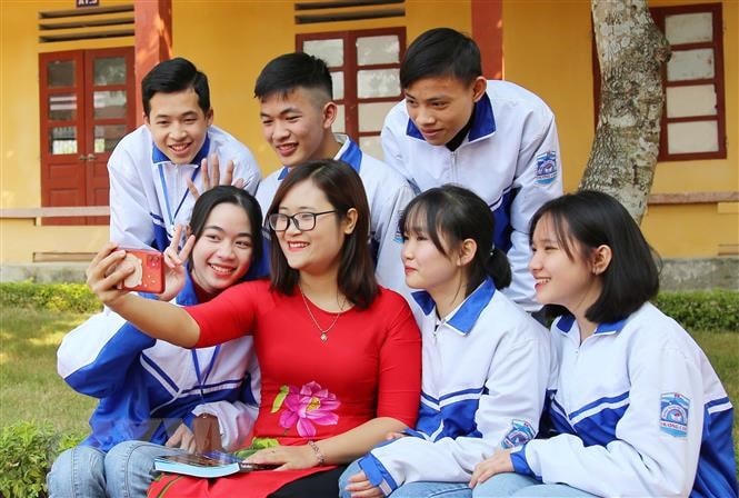 Cô giáo Hà Ánh Phượng mong muốn lan tỏa tinh thần "giáo viên hạnh phúc" với các em học sinh.  