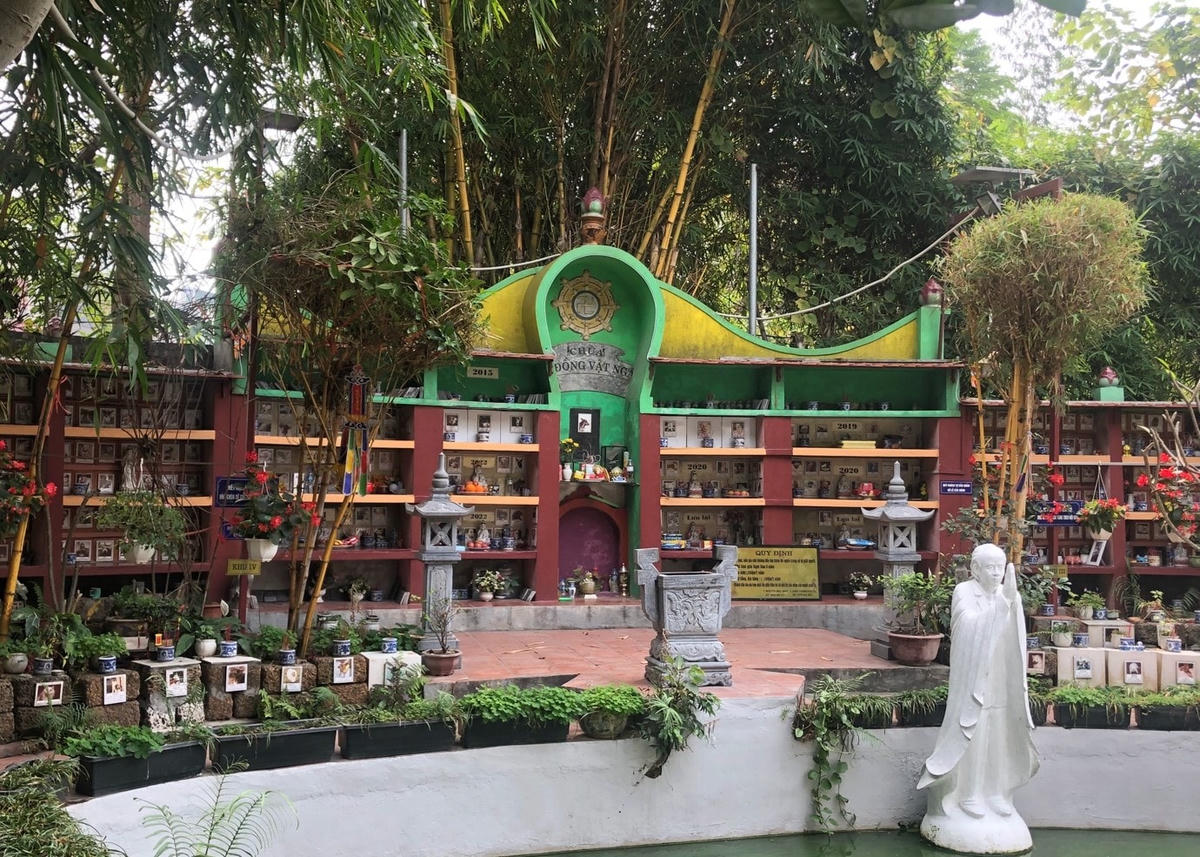 Cầu siêu và cầu an cho thú cưng tại ngôi chùa độc đáo Hà Nội
